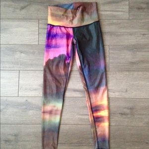 Teeki “clouds” hot yoga pants